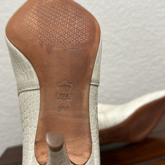 Tory Burch Georgina  Leather Ankle Boots Size 9 - Picture 8 of 8